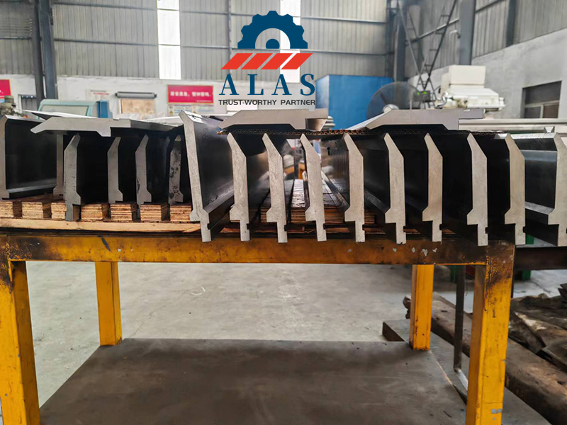 Custom press brake shanks compatible with mainstream machine brands