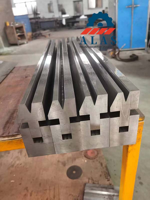 Batch production of ALAS CNC ground 42CrMo compound flattening dies in factory