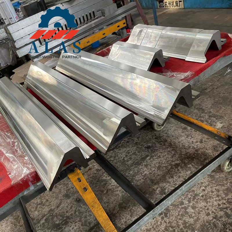 ALAS heavy duty gooseneck press brake punches, full-length and segmented 42CrMo upper tools for box bending metalwork