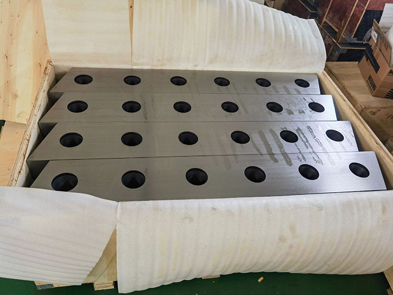 Heavy duty export wooden case packing of ALAS guillotine shear blades with anti-rust oil and stretch film wrapper